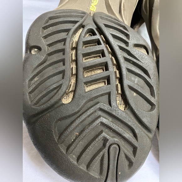 Women’s Teva Toachi Sandals, size 8 - Picture 6 of 7